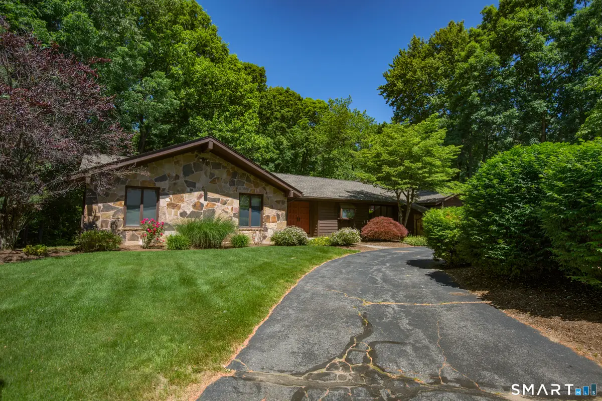 26 Brooks Road, Longmeadow, MA 01106 - #1