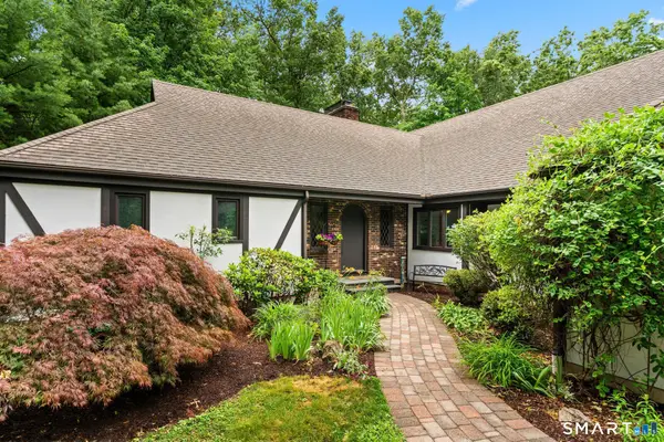 15 Camille Lane, Simsbury, CT 06092