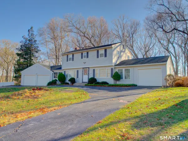 26 Pinecrest Road, North Stonington, CT 06359