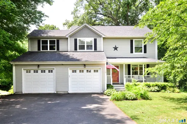 11 Spice Bush Lane, Bloomfield, CT 06002