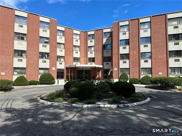 1700 Broadbridge Avenue #B48, Stratford, CT 06614