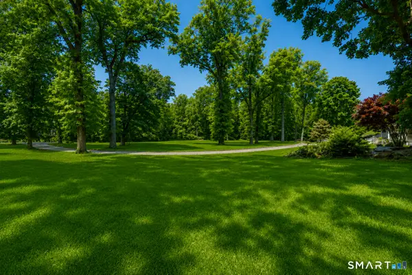 39 Brookridge Drive, Greenwich, CT 06830