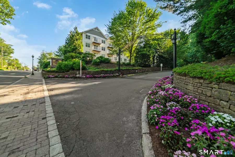 30 Schoolhouse Drive #206, West Hartford, CT 06110 - #2