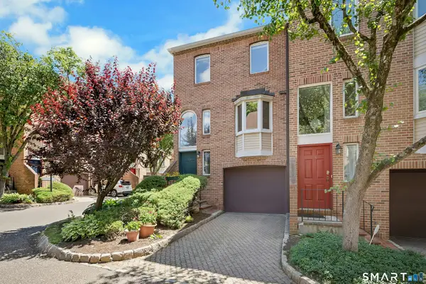 118 Forest Street #118, Stamford, CT 06901