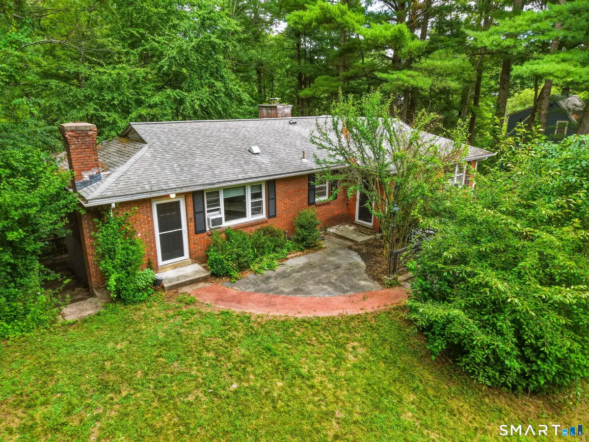 8 Washington Circle, Burlington, CT 06085 - #1