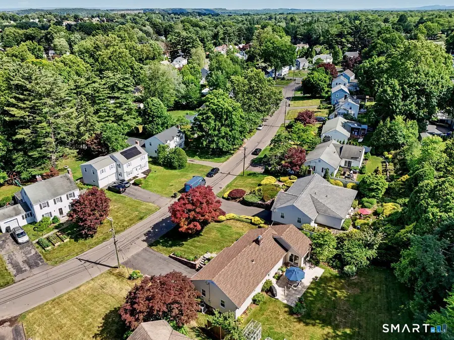 18 Cherryfield Drive, West Hartford, CT 06107 - #2