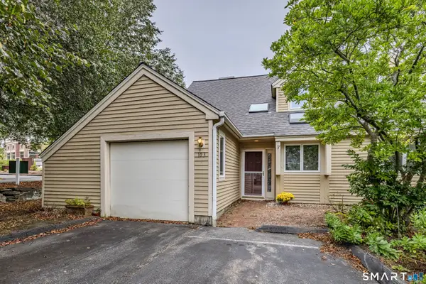 103 Courtyard Lane #103, Mansfield, CT 06268