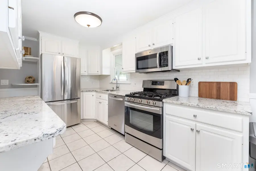 14 Fennwood Circle, Newington, CT 06111 - #2