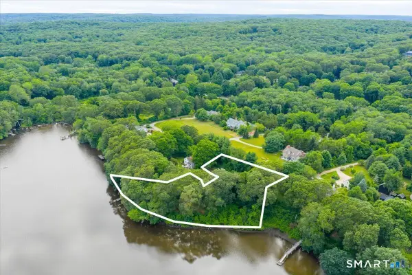 41B River Road, Essex, CT 06426