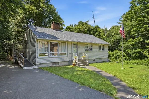 16 Pine Street, Newtown, CT 06482