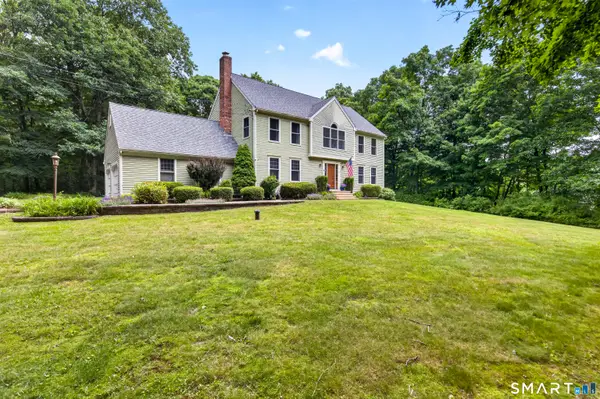 8 Antoinette Lane, Guilford, CT 06437