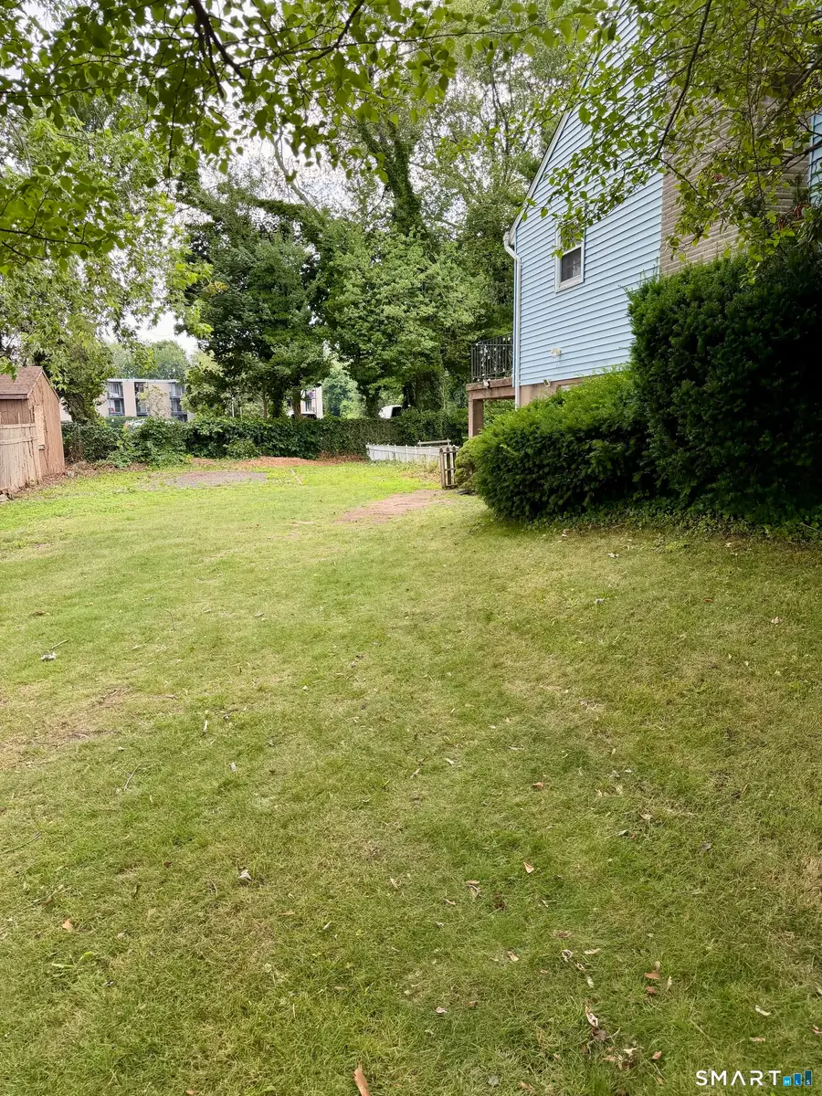 20 Crisci Place, East Haven, CT 06512 - #3