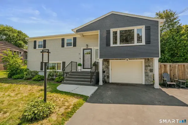 11 Savi Avenue, Waterford, CT 06385