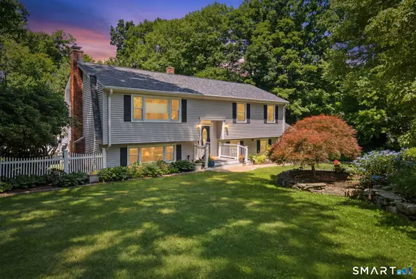 36 Oakwood Drive, Oxford, CT 06478