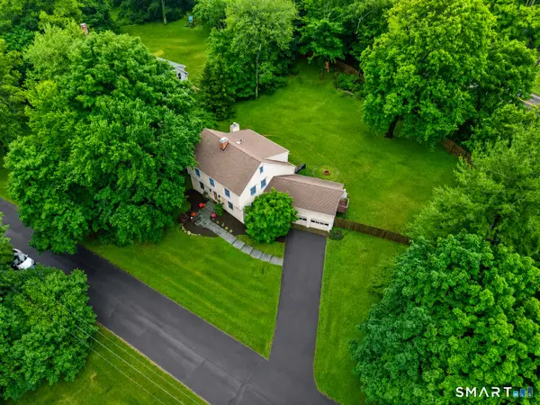14 Woodchuck Lane, Ridgefield, CT 06877