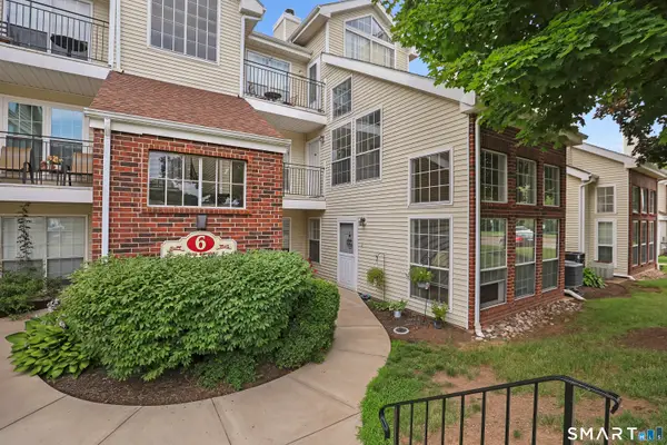93 Carriage Crossing Lane #93, Middletown, CT 06457