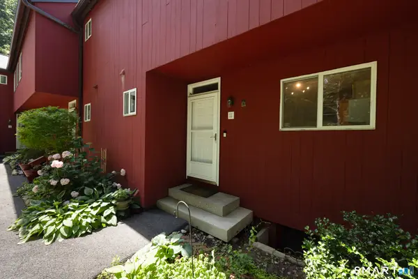 11 Lower Commons #11, Woodbury, CT 06798