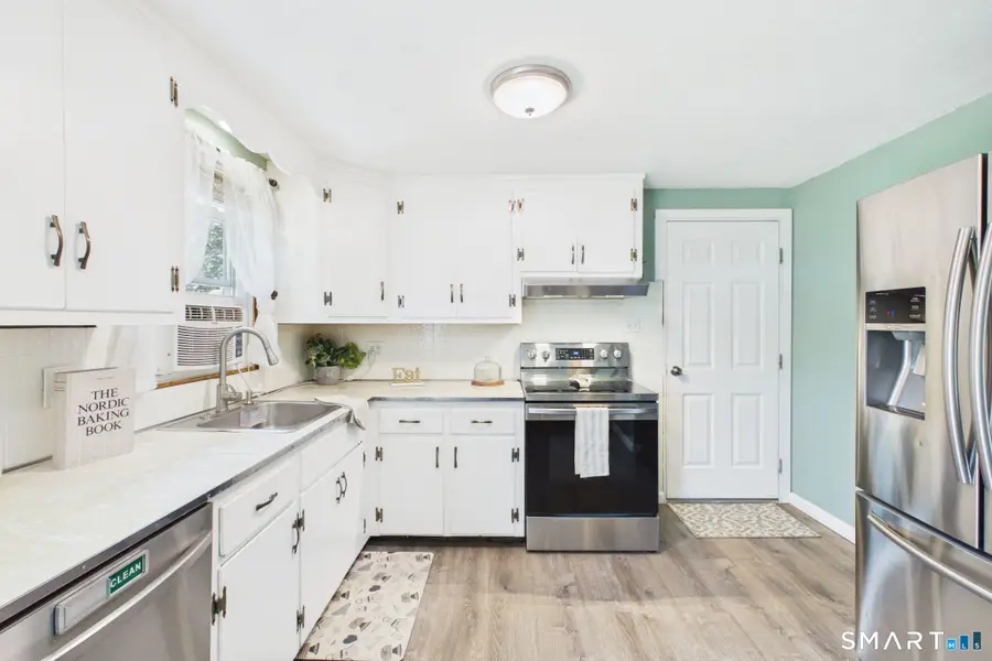 15 Gary Drive, Enfield, CT 06082 - #3