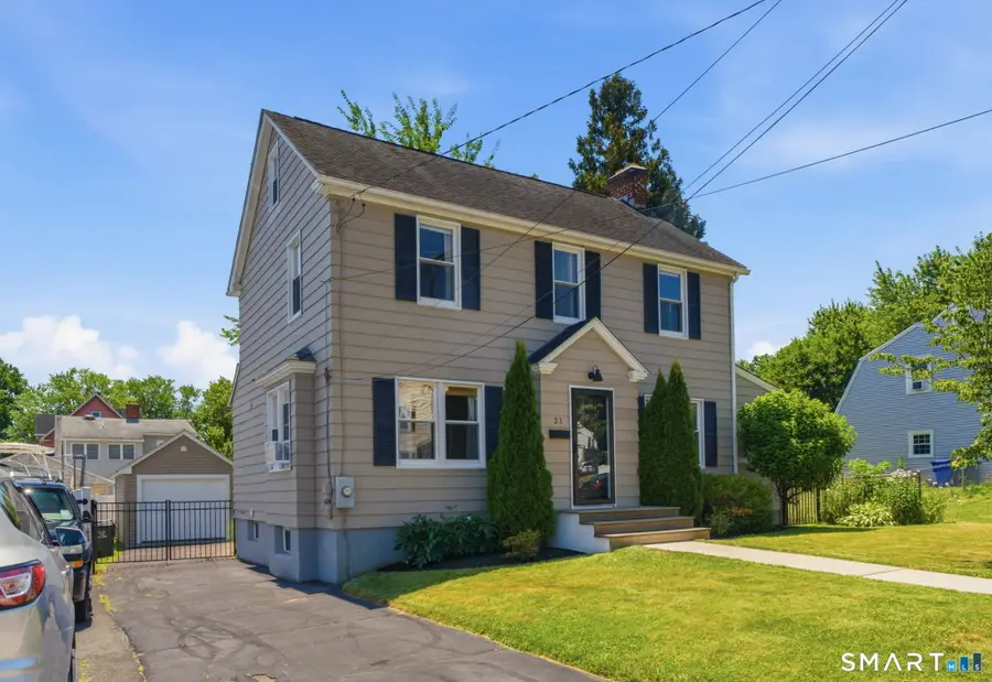 21 Richard Street, West Hartford, CT 06119 - #3