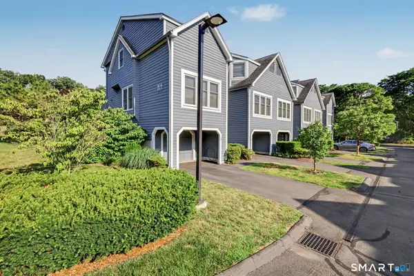 61 Fawn Ridge Lane #61, Wilton, CT 06897
