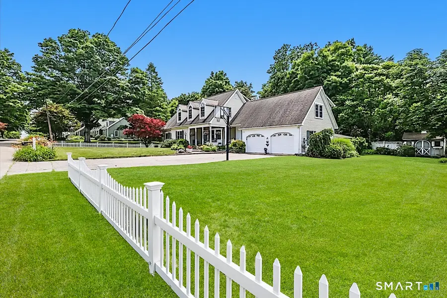6 Elizabeth Street, Newtown, CT 06470 - #2