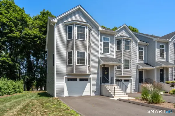 11 Summer Brook Way #11, Seymour, CT 06483