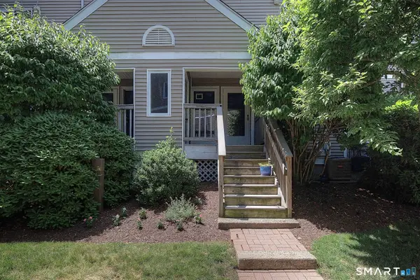 9 Glenrock #9, Norwalk, CT 06850