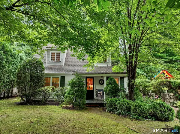 33 Center Drive, Greenwich, CT 06870