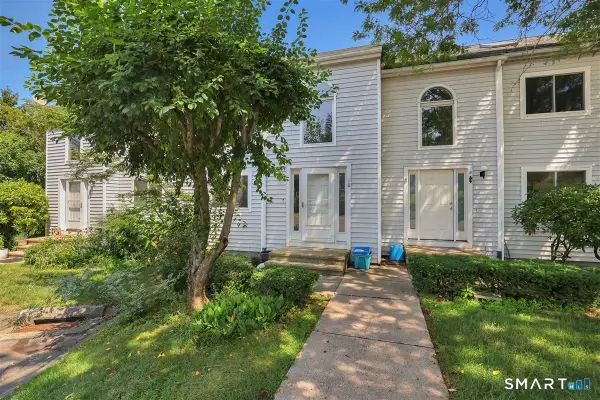 10 Valley Run Drive #10, Cromwell, CT 06416