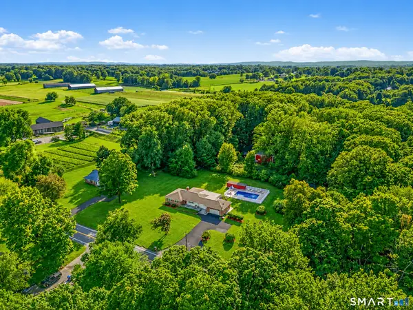 1127 East Street North, Suffield, CT 06078