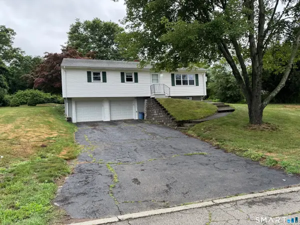 19 Covington Drive, Milford, CT 06461