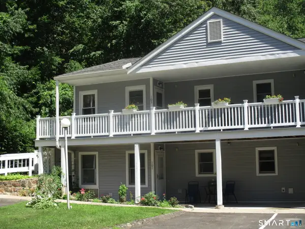 103 Hidden Knolls Circle #103, Monroe, CT 06468