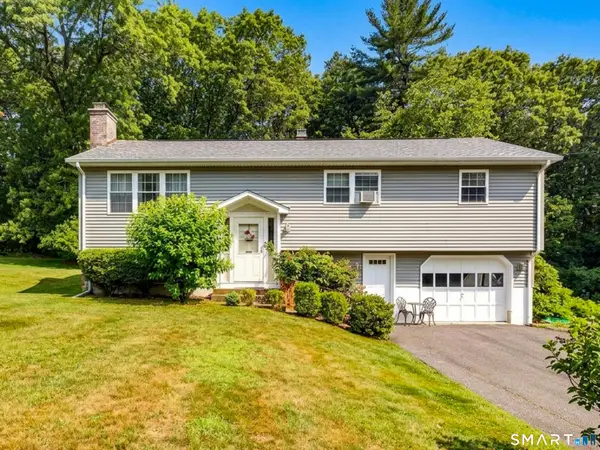 19 Porach Road, Montville, CT 06382