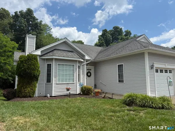111 Pondview Circle #111, Beacon Falls, CT 06403