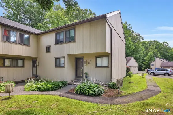 10 Summit Court #10, Woodbury, CT 06798