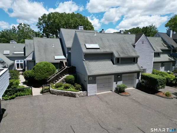50 Wilton Crest #50, Wilton, CT 06897