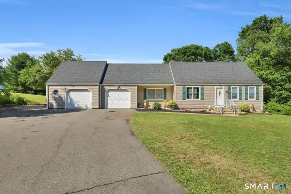 28 Mcnabola Lane, Wallingford, CT 06492