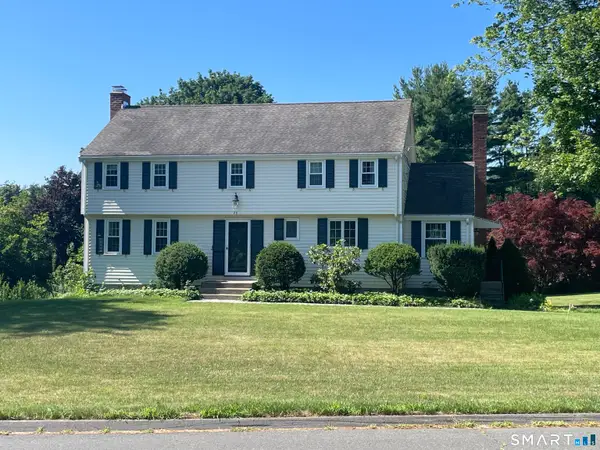28 Crestwood Road, Simsbury, CT 06070