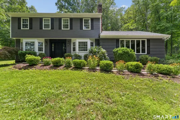 7 Arapaho Road, Brookfield, CT 06804
