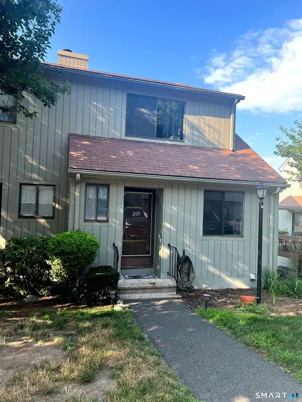 209 Concord Court #209, Beacon Falls, CT 06403