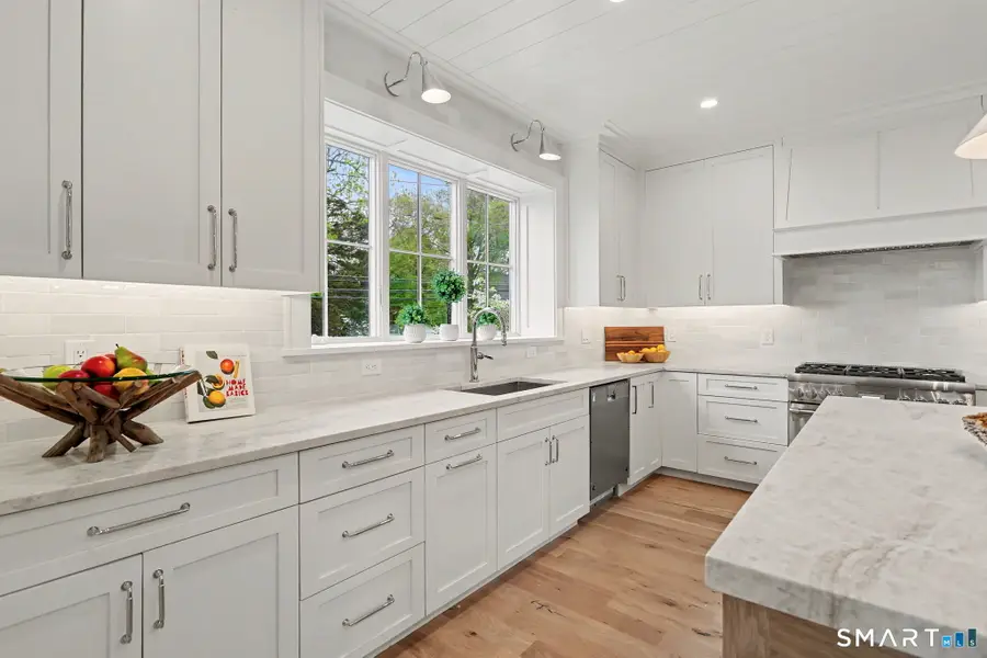 96 Clinton Street, Fairfield, CT 06824 - #3