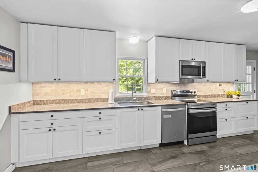 24 Maple Edge Drive, Bloomfield, CT 06002 - #2