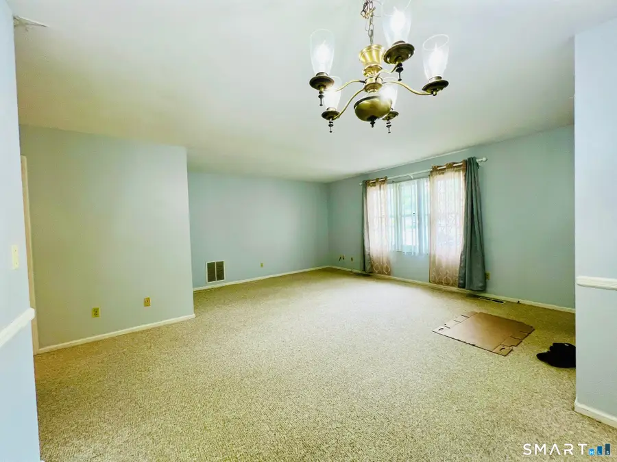 409 Glendale Avenue #C1, Bridgeport, CT 06606 - #3