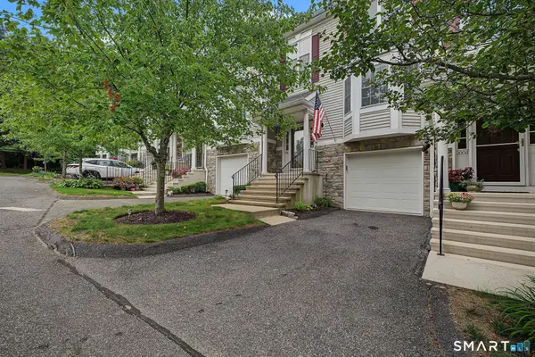 2005 Heartwood Lane #2005, Danbury, CT 06811