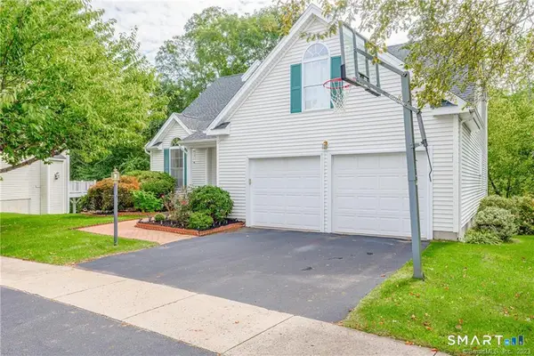 83 Fox Hollow #83, Avon, CT 06001