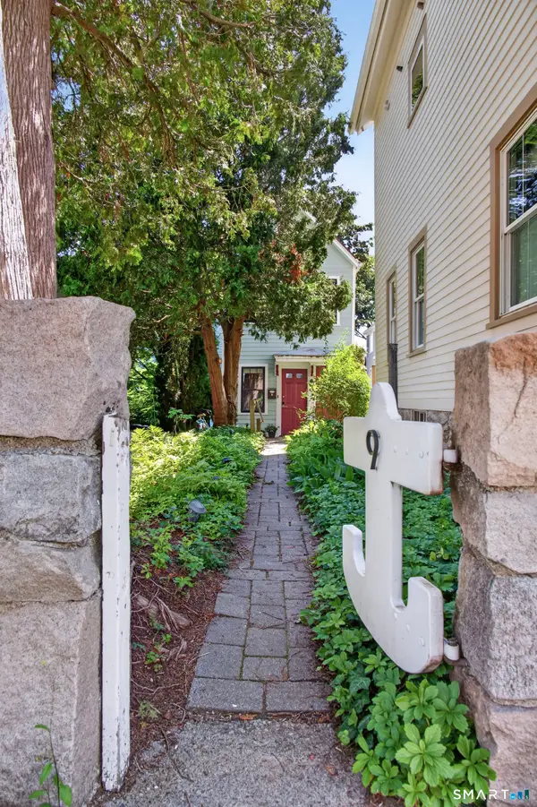 9 Cliff Street, Stonington, CT 06378
