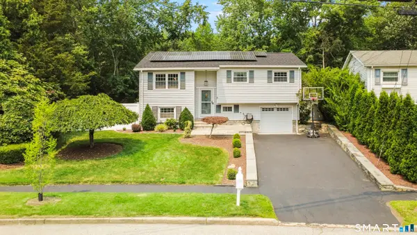 8 Country Club Road, Norwalk, CT 06851