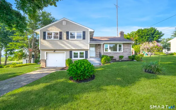 66 Bridgeview Place, Stratford, CT 06614