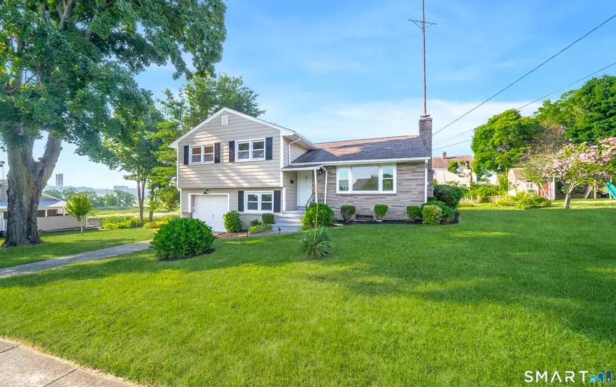 66 Bridgeview Place, Stratford, CT 06614 - #2