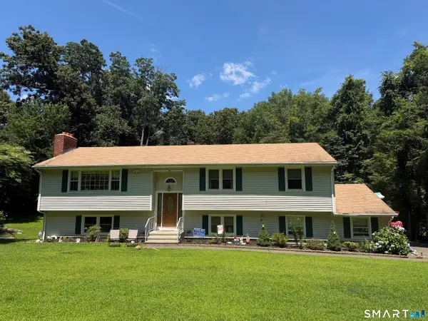 12 Briarwoods Terrace, Trumbull, CT 06611